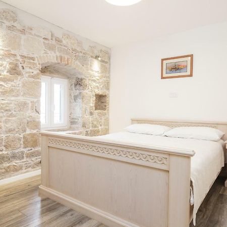 Stone Apartman Varos Split Bagian luar foto
