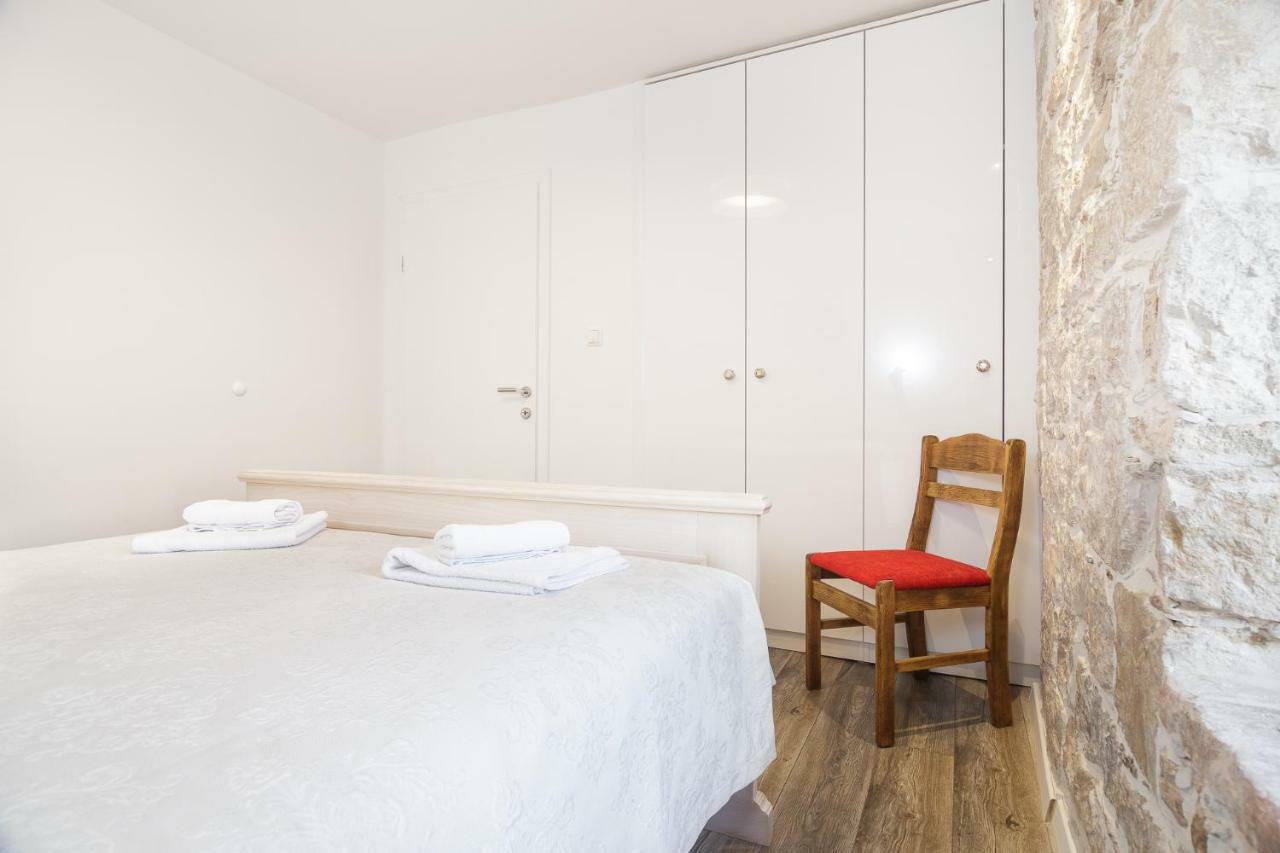 Stone Apartman Varos Split Bagian luar foto
