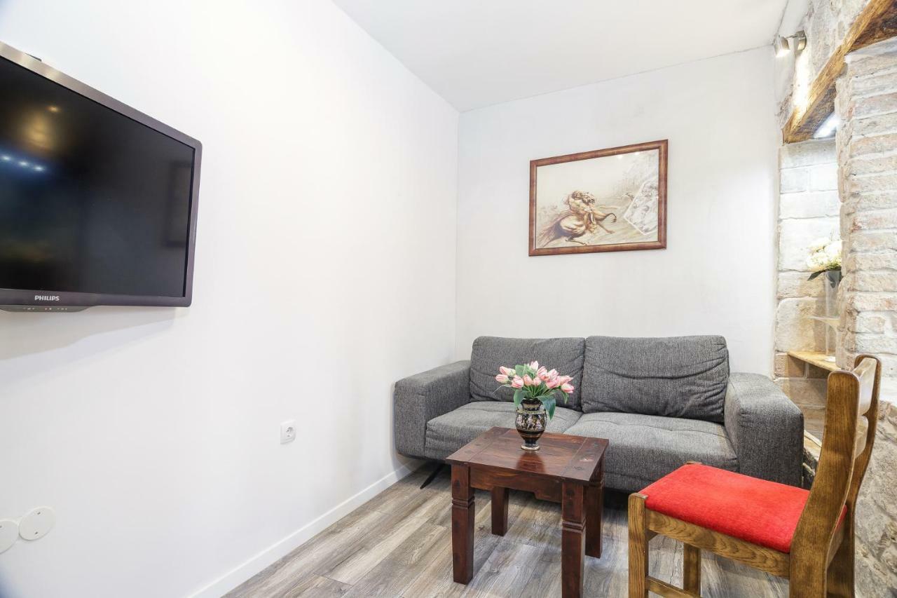 Stone Apartman Varos Split Bagian luar foto