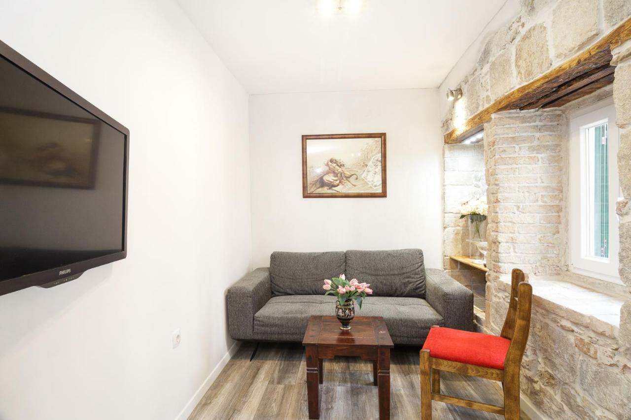Stone Apartman Varos Split Bagian luar foto